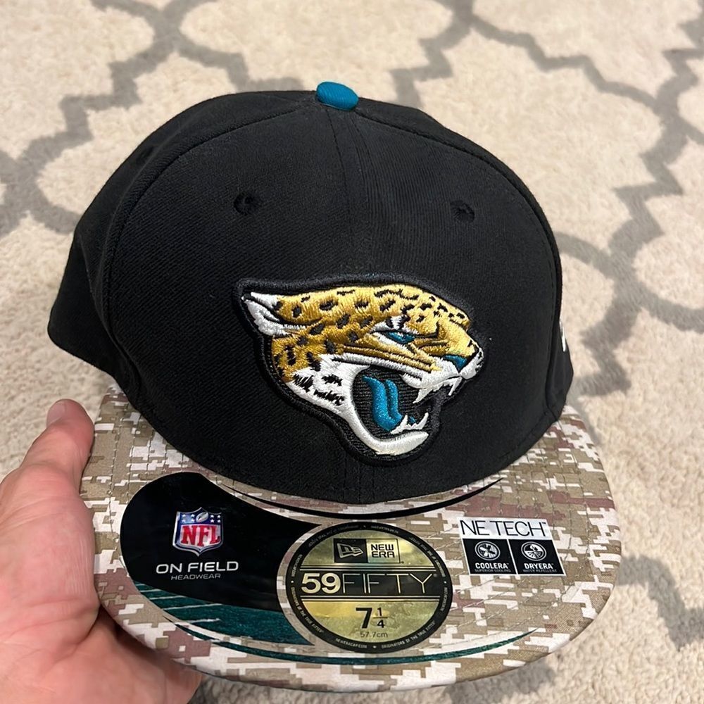 New Era Jacksonville Jaguars‎ Fitted hat 7 1/4 salute to service rare hat NWT